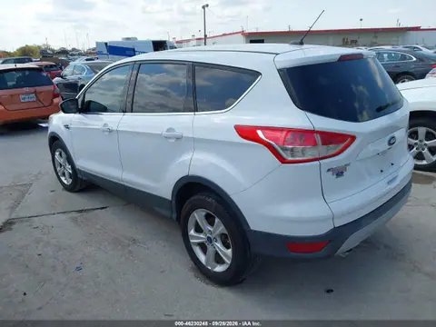 2015 Ford ESCAPE SE VIN 1FMCU0G7XFUA07801 фото 3