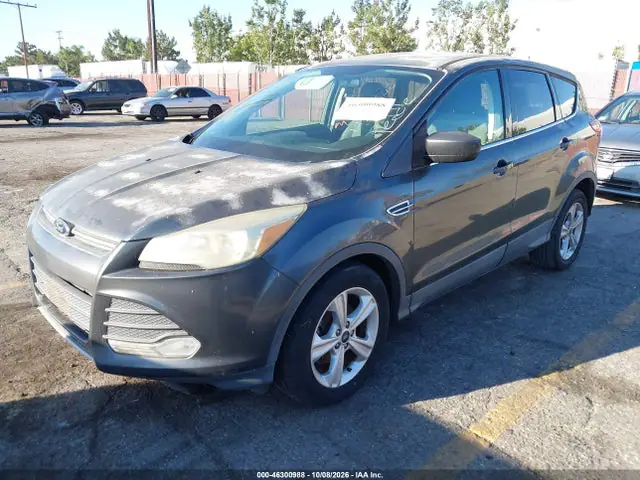 1FMCU0GX8FUA17839 — 2015 Ford Escape SE, фото 2 с аукциона IAAI 13.10.2026, Естественный износ