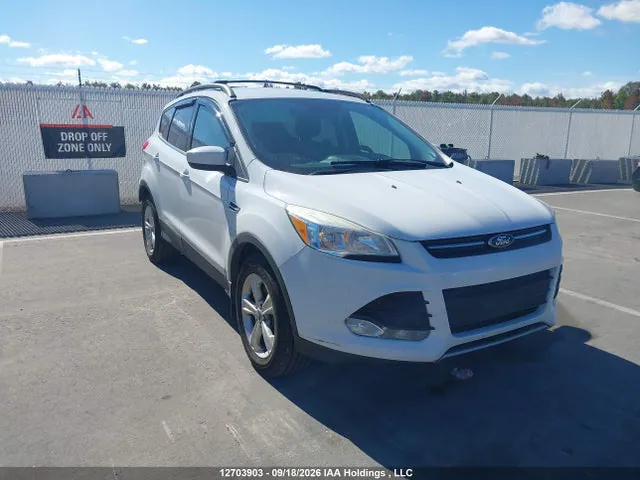 2016 Ford ESCAPE SE VIN 1FMCU9GX7GUA78704 фото 1