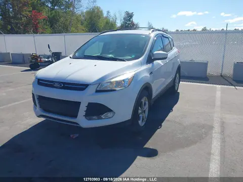 2016 Ford ESCAPE SE VIN 1FMCU9GX7GUA78704 фото 2