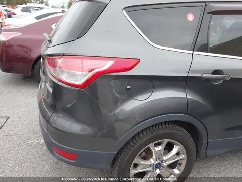 2016 Ford ESCAPE SE VIN 1FMCU0GX8GUB09728 фото 4
