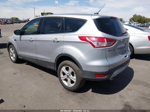 2016 Ford ESCAPE SE VIN 1FMCU9GX7GUC81625 фото 3