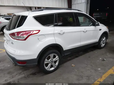 2016 Ford ESCAPE SE VIN 1FMCU9G91GUC83212 фото 4
