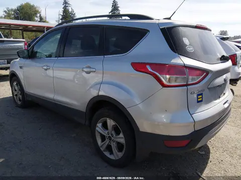 2016 Ford ESCAPE SE VIN 1FMCU9GX7GUA40230 фото 3