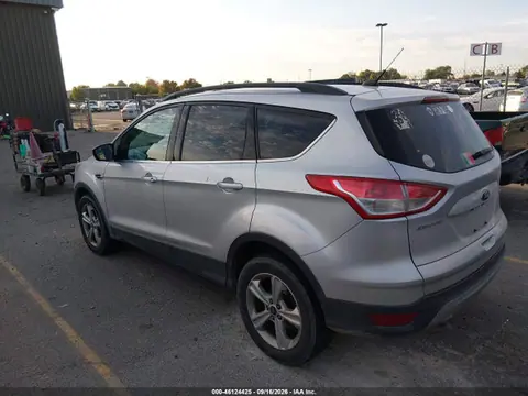 2016 Ford ESCAPE SE VIN 1FMCU9GX5GUC67190 фото 3