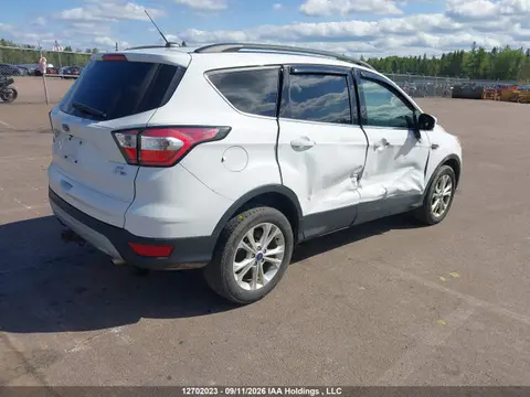2017 Ford ESCAPE SE VIN 1FMCU9G90HUD31543 фото 4