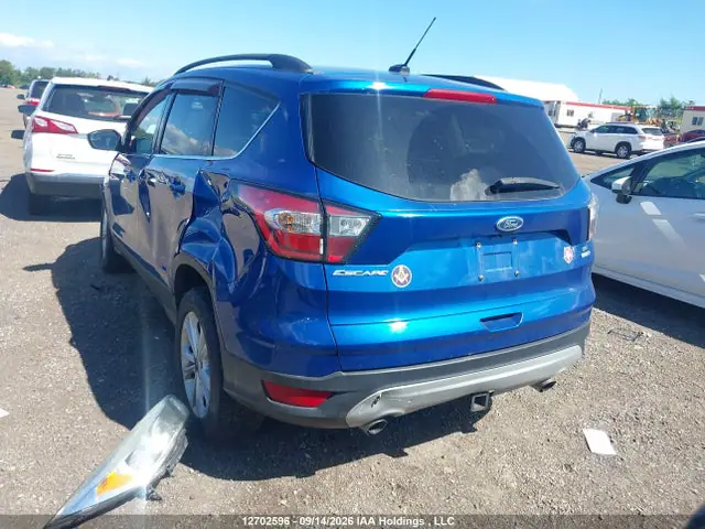1FMCU9G93HUA55648 — 2017 Ford Escape SE, фото 3 с аукциона IAAI 13.10.2026, Передняя часть