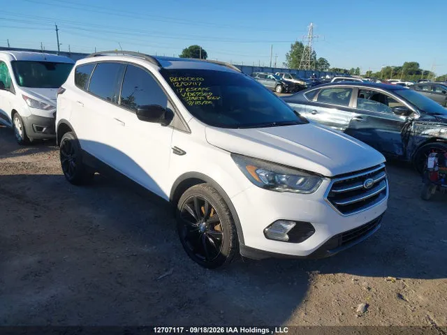 2017 Ford ESCAPE SE VIN 1FMCU9G98HUD69599 фото 1