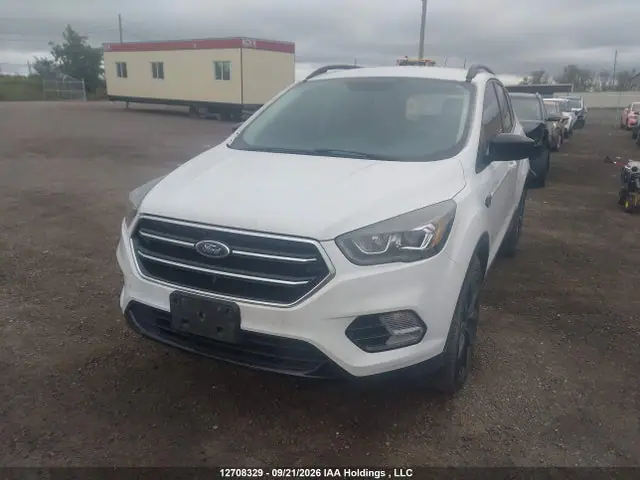 2017 Ford ESCAPE SE VIN 1FMCU9GD3HUD97024 фото 2