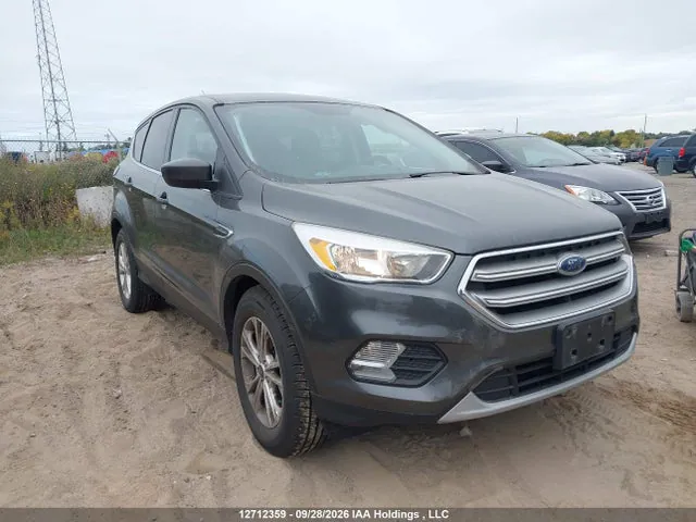 2017 Ford ESCAPE SE VIN 1FMCU0GD2HUE98731 фото 1