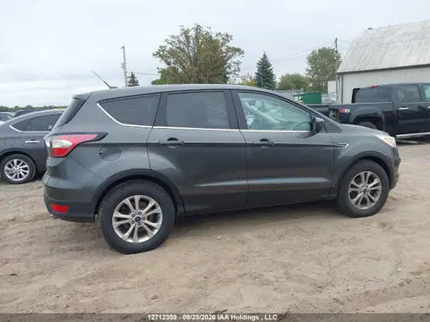 2017 Ford ESCAPE SE VIN 1FMCU0GD2HUE98731 фото 13