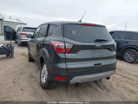 2017 Ford ESCAPE SE VIN 1FMCU0GD2HUE98731 фото 3