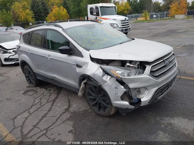 2017 Ford ESCAPE SE VIN 1FMCU9GD4HUE79652 фото 1