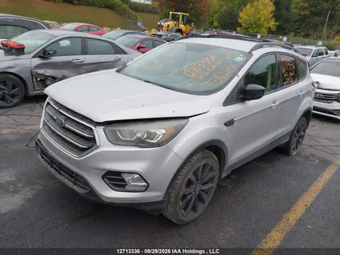 2017 Ford ESCAPE SE VIN 1FMCU9GD4HUE79652 фото 2