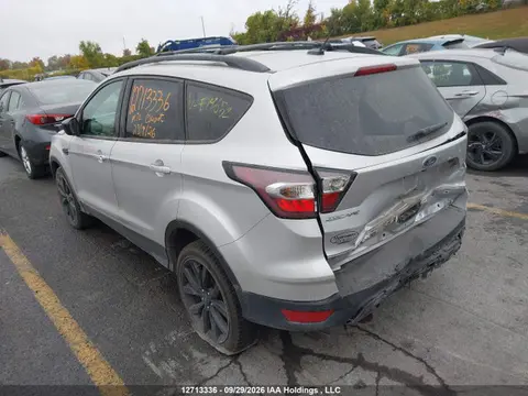 2017 Ford ESCAPE SE VIN 1FMCU9GD4HUE79652 фото 3