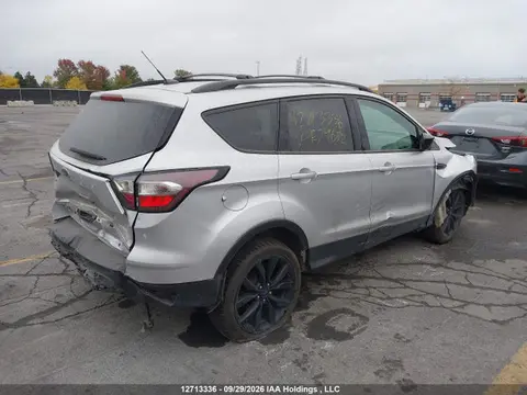 2017 Ford ESCAPE SE VIN 1FMCU9GD4HUE79652 фото 4