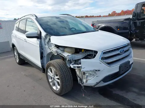 1FMCU0GD8HUA70923 — 2017 Ford Escape SE, Передняя часть справа (Right Front), фото до ремонта