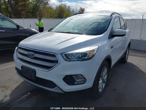 2017 Ford ESCAPE SE VIN 1FMCU0GD8HUA70923 фото 2