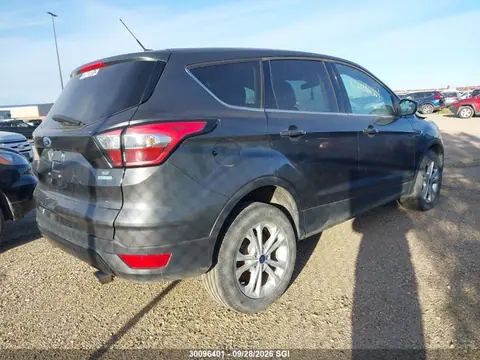 2017 Ford ESCAPE SE VIN 1FMCU0GD1HUC15056 фото 4