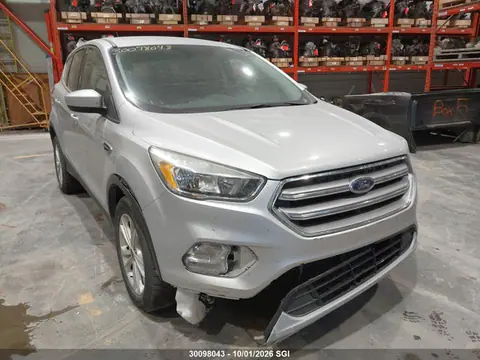 1FMCU9GD2HUE41174 — 2017 Ford Escape SE, Передняя часть (Front), фото до ремонта