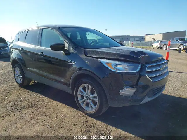 1FMCU9GD7HUA41692 — 2017 Ford Escape SE, Передняя часть (Front), фото до ремонта