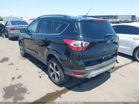 2017 Ford ESCAPE SE VIN 1FMCU0GD5HUC07297 фото 3