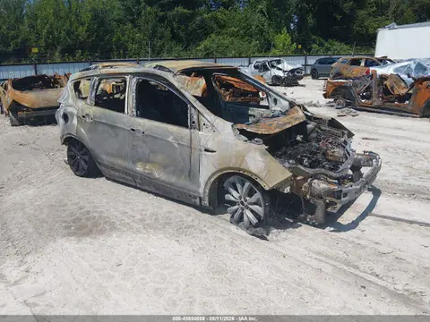 1FMCU0G98HUB88756 — 2017 Ford Escape SE, Полный пожар (Total Burn), фото до ремонта