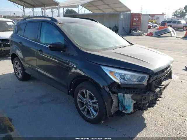 1FMCU9GD1HUE69662 — 2017 Ford Escape SE, Передняя часть (Front End), фото до ремонта
