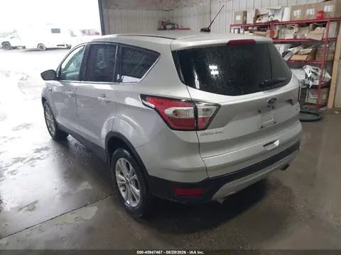 2017 Ford ESCAPE SE VIN 1FMCU9GD1HUA69830 фото 3