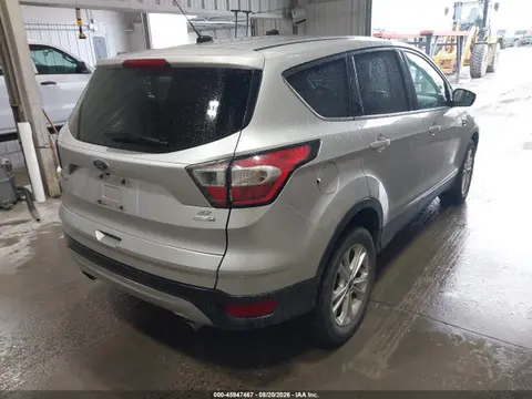 2017 Ford ESCAPE SE VIN 1FMCU9GD1HUA69830 фото 4