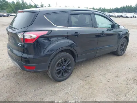 2017 Ford ESCAPE SE VIN 1FMCU0GDXHUE23033 фото 4