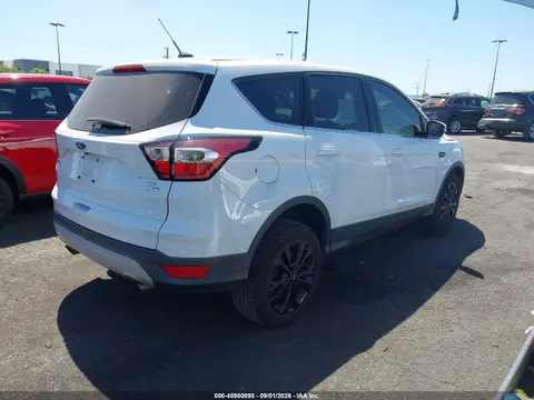 2017 Ford ESCAPE SE VIN 1FMCU9GD2HUC53710 фото 4