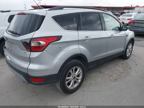 2017 Ford ESCAPE SE VIN 1FMCU0GD9HUB41174 фото 4
