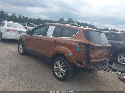 2017 Ford ESCAPE SE VIN 1FMCU9GD9HUA62561 фото 3
