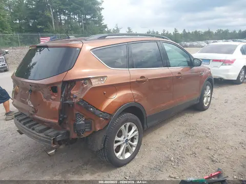 2017 Ford ESCAPE SE VIN 1FMCU9GD9HUA62561 фото 4