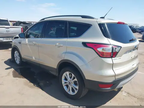 2017 Ford ESCAPE SE VIN 1FMCU0G97HUE55014 фото 3