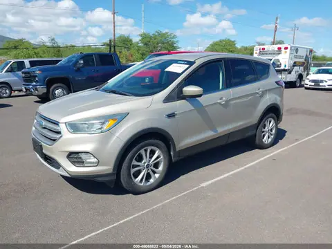 2017 Ford ESCAPE SE VIN 1FMCU9GD2HUB08764 фото 2