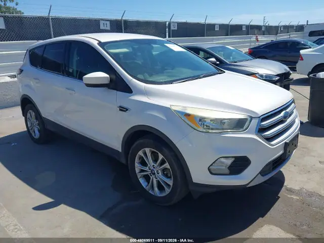 1FMCU9GD4HUE49728 — 2017 Ford Escape SE, Естественный износ (Normal Wear & Tear), фото до ремонта