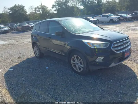 1FMCU0GD0HUD11356 — 2017 Ford Escape SE, Естественный износ (Normal Wear & Tear), фото до ремонта