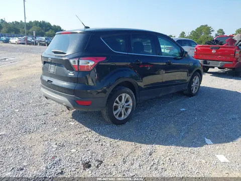 2017 Ford ESCAPE SE VIN 1FMCU0GD0HUD11356 фото 4
