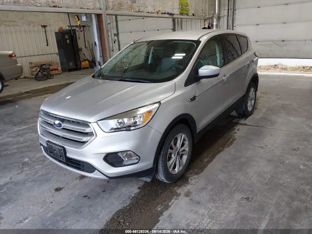 2017 Ford ESCAPE SE VIN 1FMCU9GD4HUE50412 фото 2