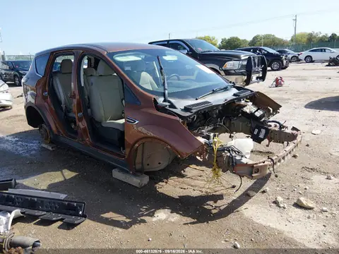 1FMCU0GD3HUA54144 — 2017 Ford Escape SE, Угон (Theft), фото до ремонта