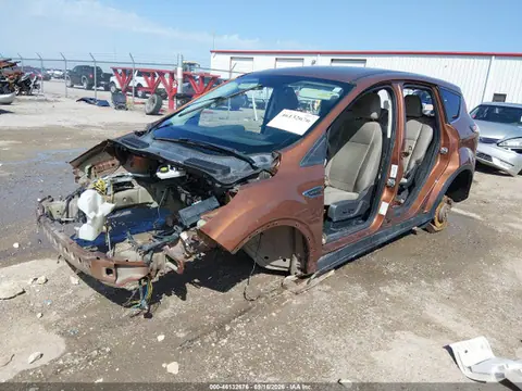 2017 Ford ESCAPE SE VIN 1FMCU0GD3HUA54144 фото 2
