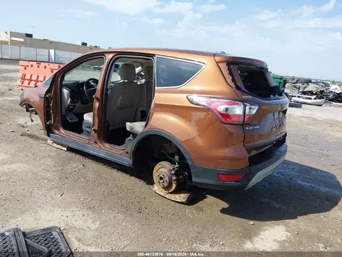 2017 Ford ESCAPE SE VIN 1FMCU0GD3HUA54144 фото 3