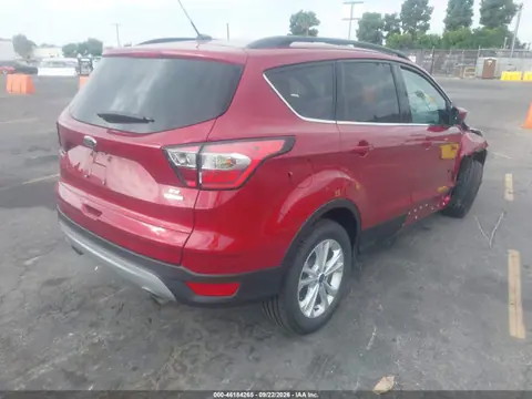 2017 Ford ESCAPE SE VIN 1FMCU0G9XHUE96768 фото 4