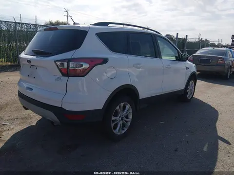 2017 Ford ESCAPE SE VIN 1FMCU0GD8HUB41649 фото 4