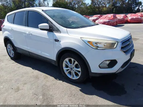 1FMCU0GD6HUA82617 — 2017 Ford Escape SE, Естественный износ (Normal Wear & Tear), фото до ремонта