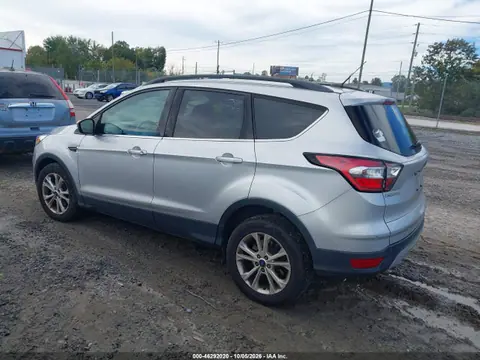 2017 Ford ESCAPE SE VIN 1FMCU0GD0HUE64089 фото 3