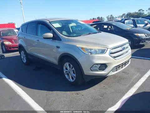 2017 Ford ESCAPE SE VIN 1FMCU0GD0HUE53447 фото 1
