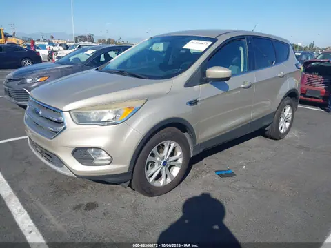 2017 Ford ESCAPE SE VIN 1FMCU0GD0HUE53447 фото 2